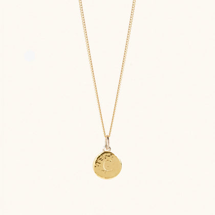 Initial Hammered Disc Curb Chain Necklace in Gold